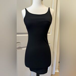 Run around town in the simple lightweight dress